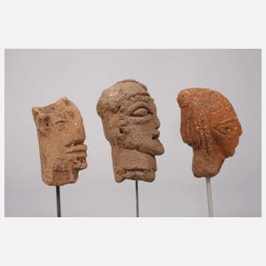 Vier Terrakotta-Fragmente