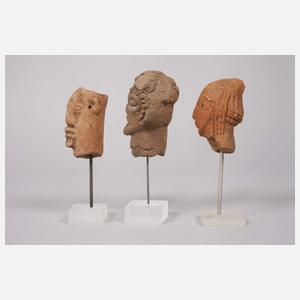 Vier Terrakotta-Fragmente