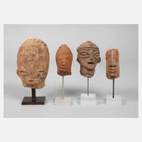 Vier Terrakotta-Fragmente111