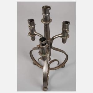 Zwei Kerzenleuchter aus Bajonetten