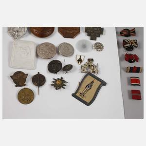 Konvolut Abzeichen und Feldspangen 3. Reich