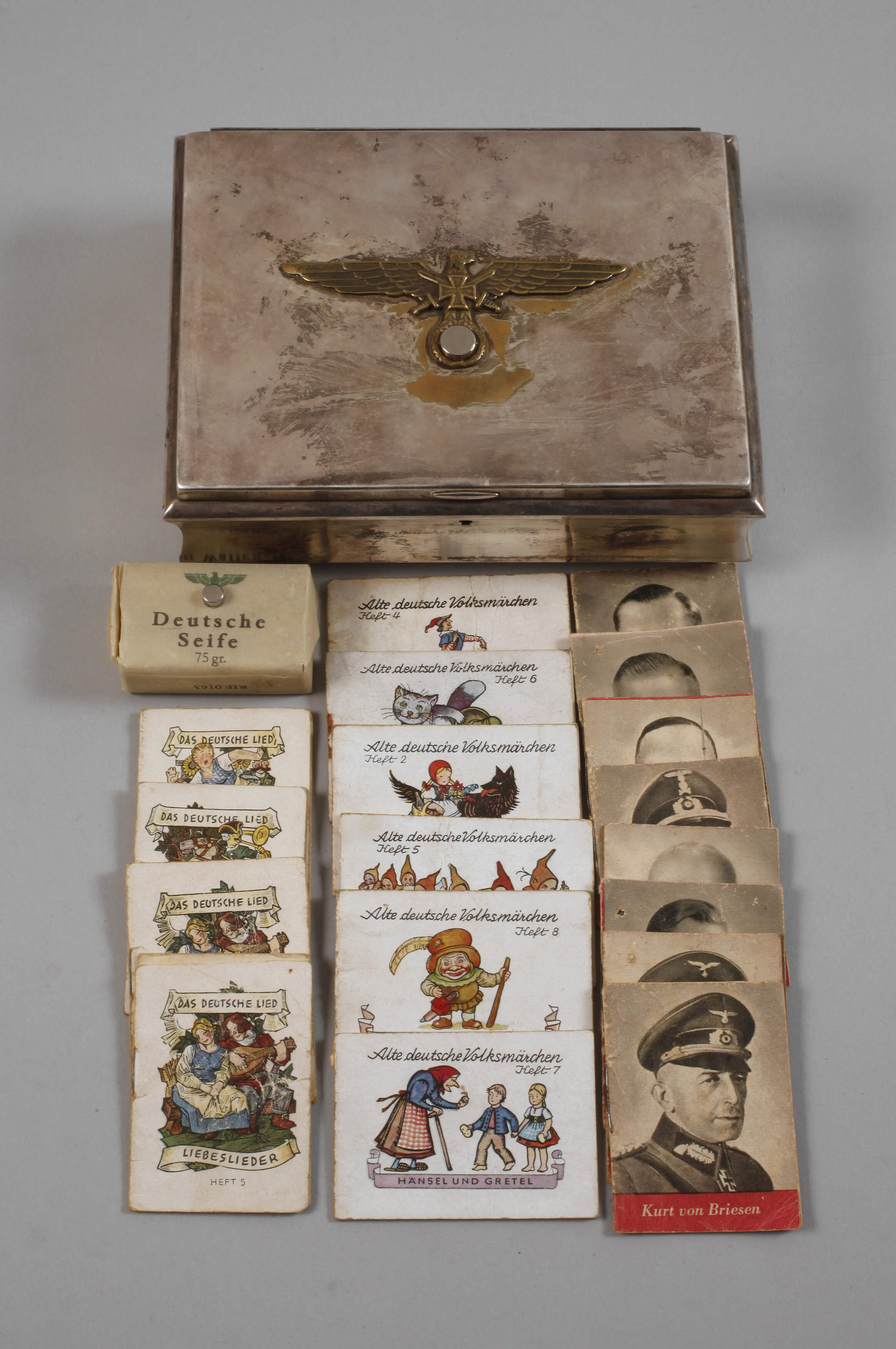 Schatulle 2. Weltkrieg mit WHW-Heftchen