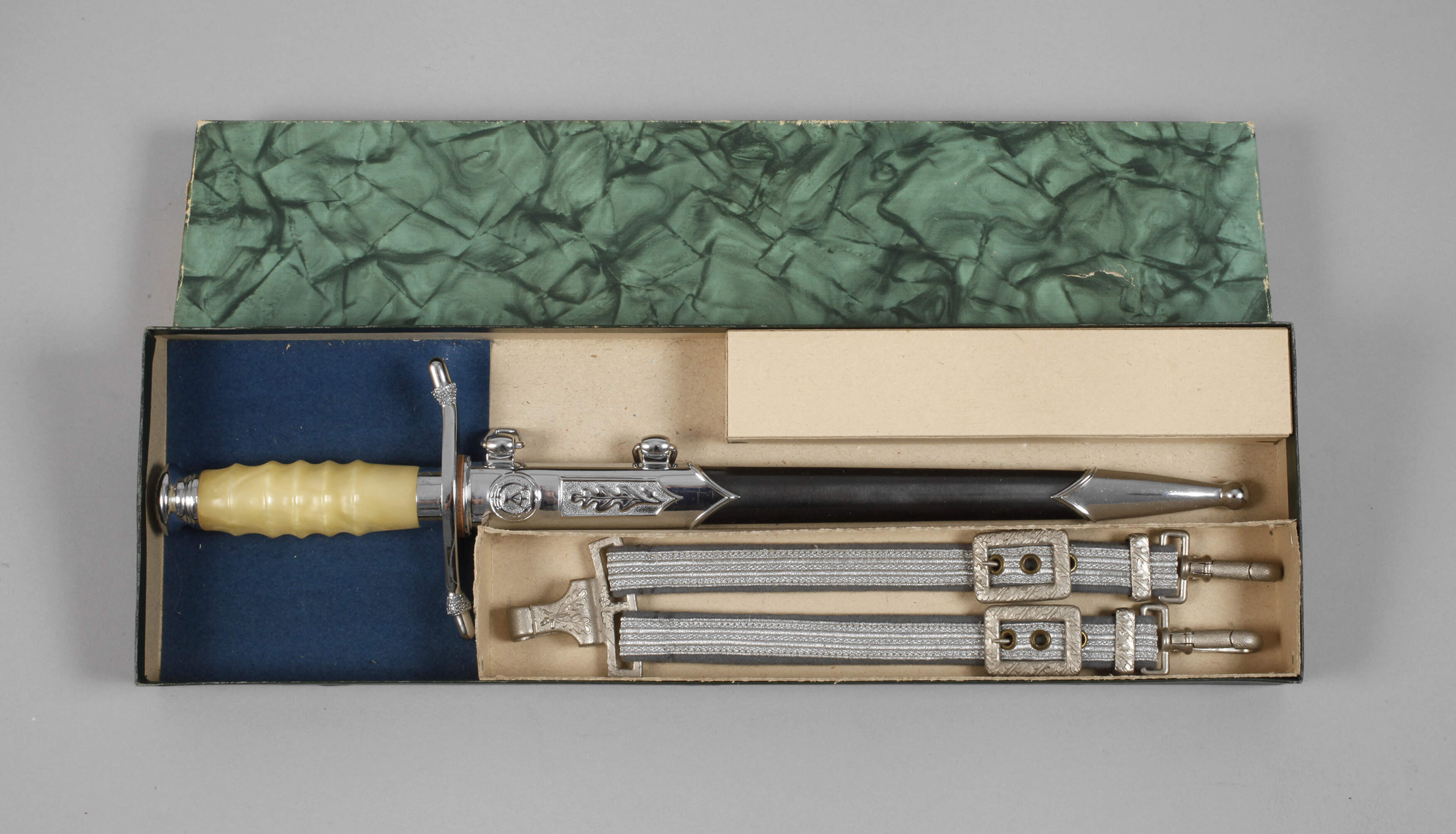 Offiziersdolch der DDR