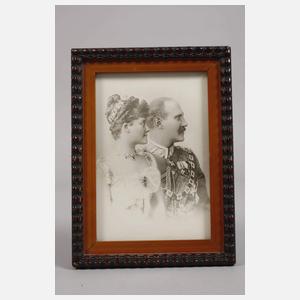 Zwei gerahmte Fotografien