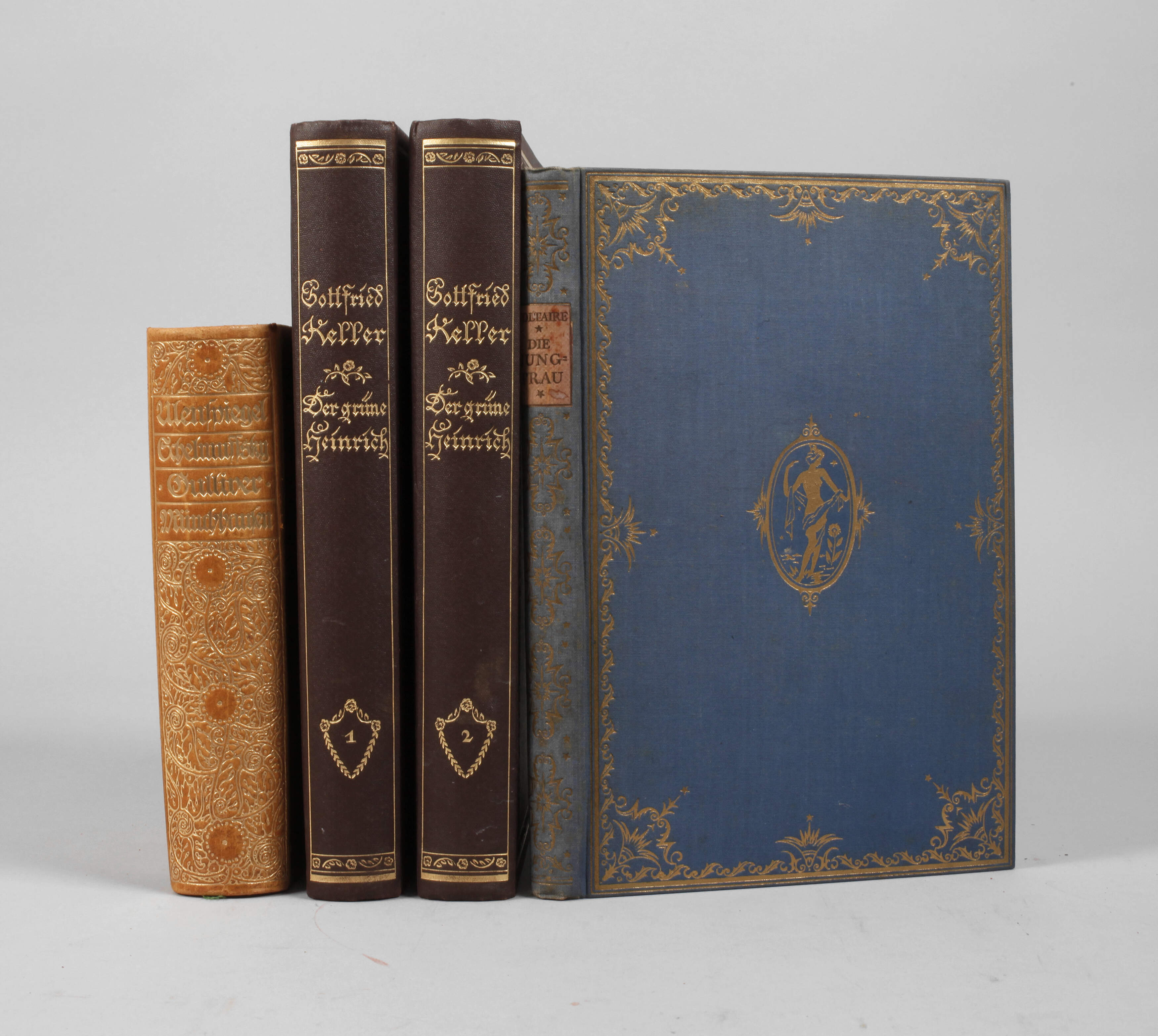 Vier Bücher aus Adelsbesitz