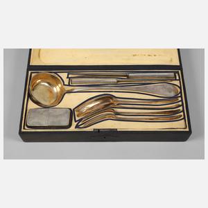 Silbernes Vorlegebesteck aus Adelsbesitz