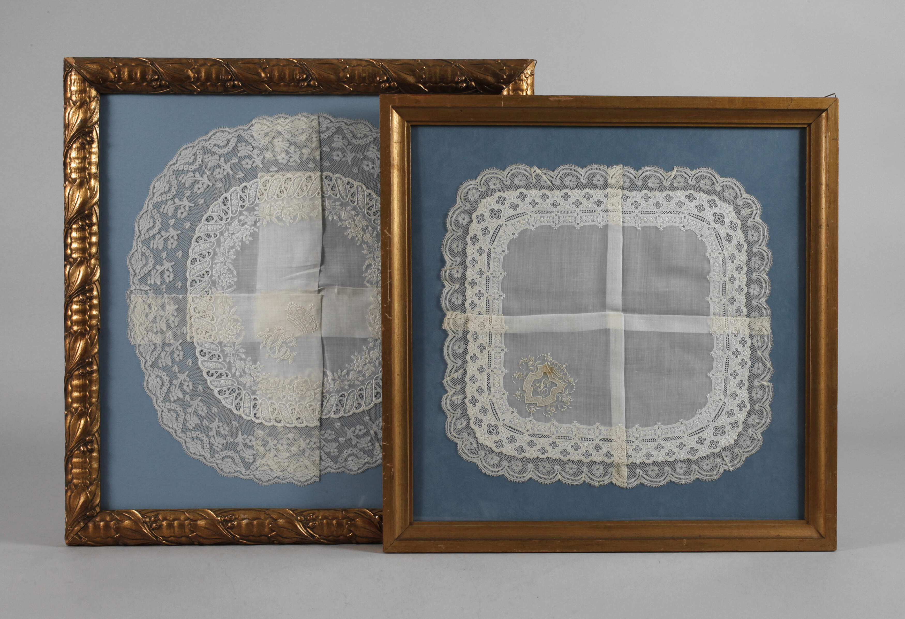 Zwei Taschentücher aus Adelsbesitz