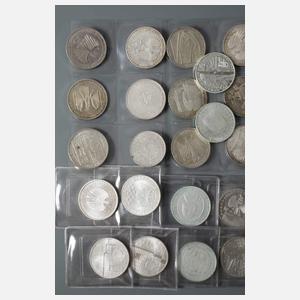 Konvolut 10 DM und 10 Euro Gedenkmünzen