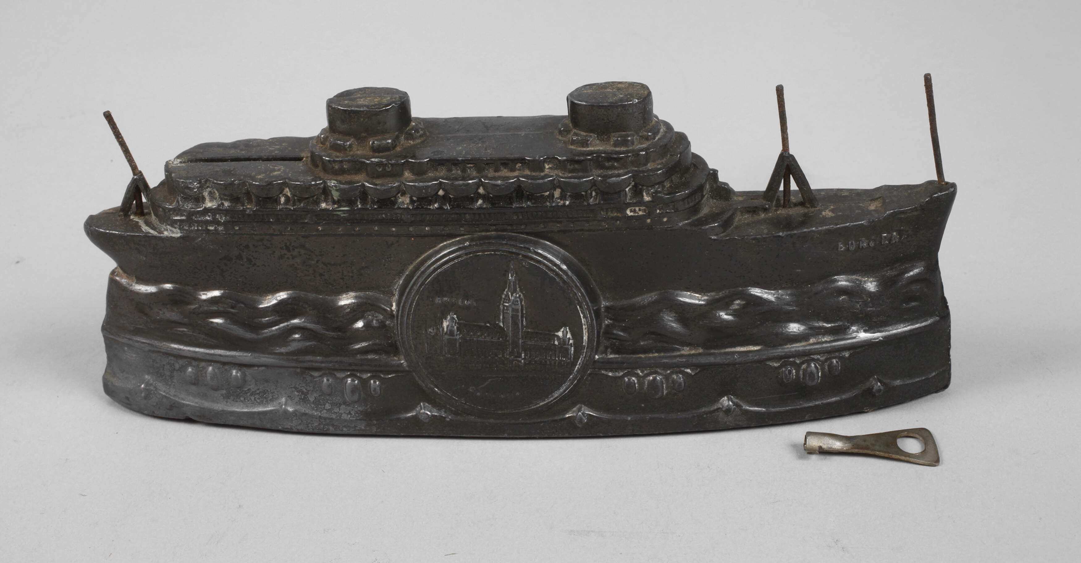 Spardose als Dampfschiff "Europa"