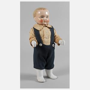 Große blonde Badepuppe mit Kleidung