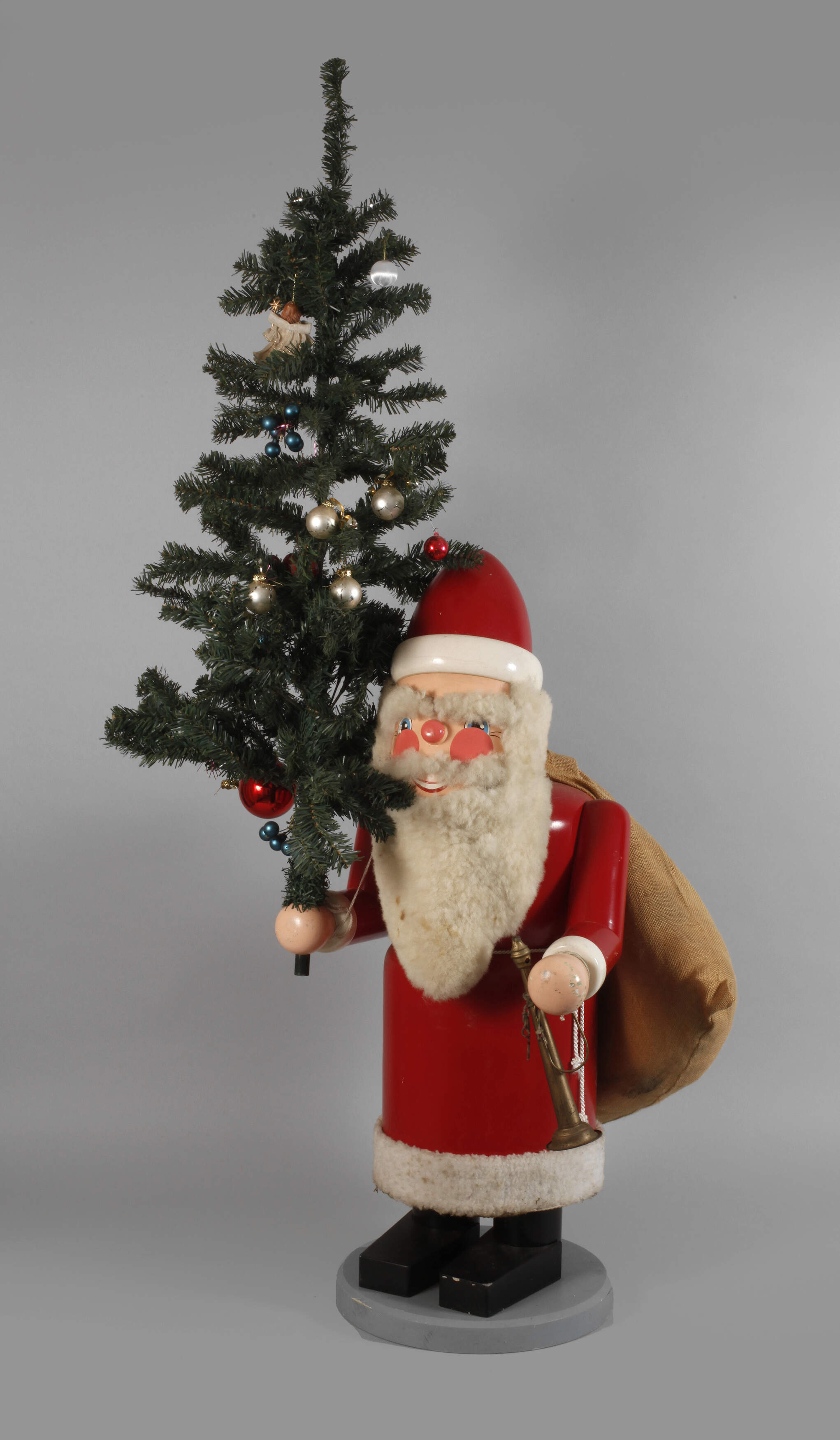 Übergroßer Weihnachtsmann Erzgebirge