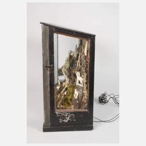 Orientalische Kastenkrippe mit Tragantfiguren