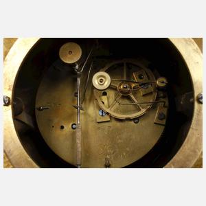 Große Figurenpendule Bronze