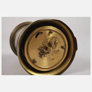 Tischuhr mit digitaler Anzeige