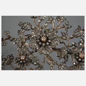 Große Blütenbrosche