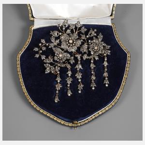 Große Blütenbrosche