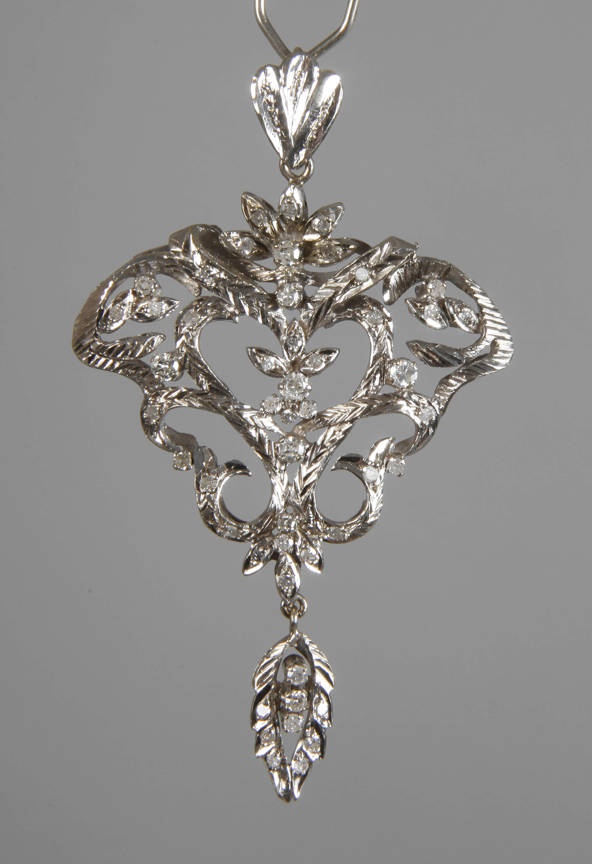 Prunkvoller Brillantanhänger