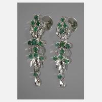 Paar Ohrhänger mit Diamanten und Smaragden111