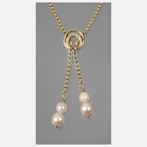 Collier mit Perlen