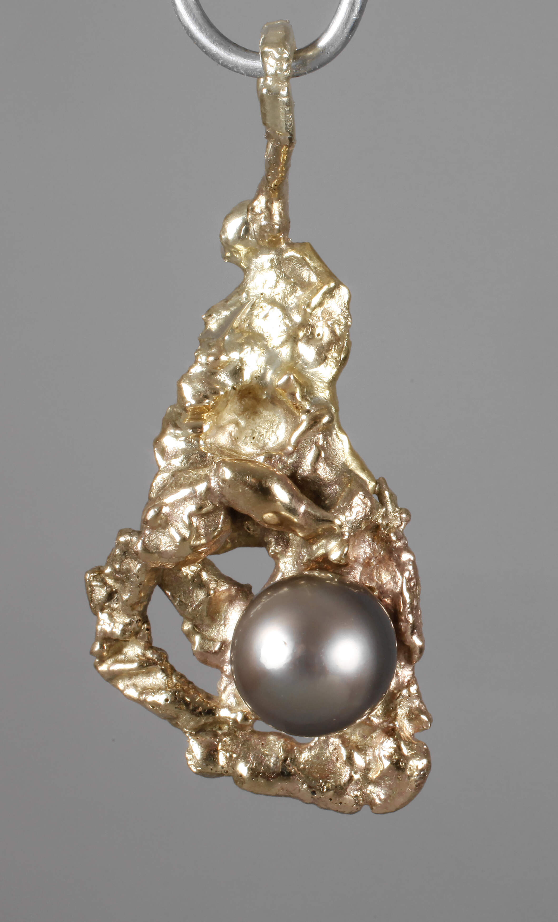 Anhänger mit Perle