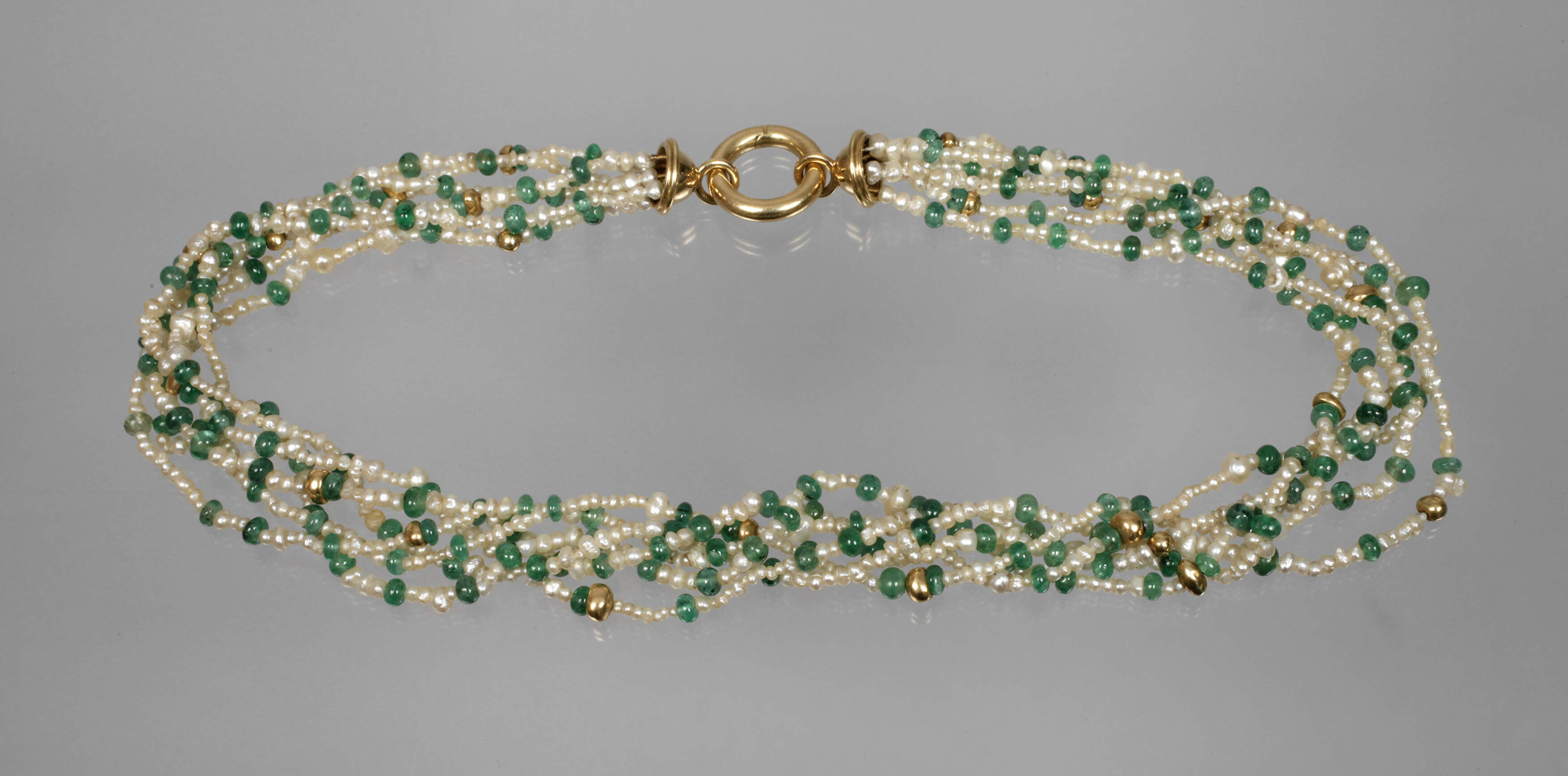 Kette Saatperlen mit Smaragden