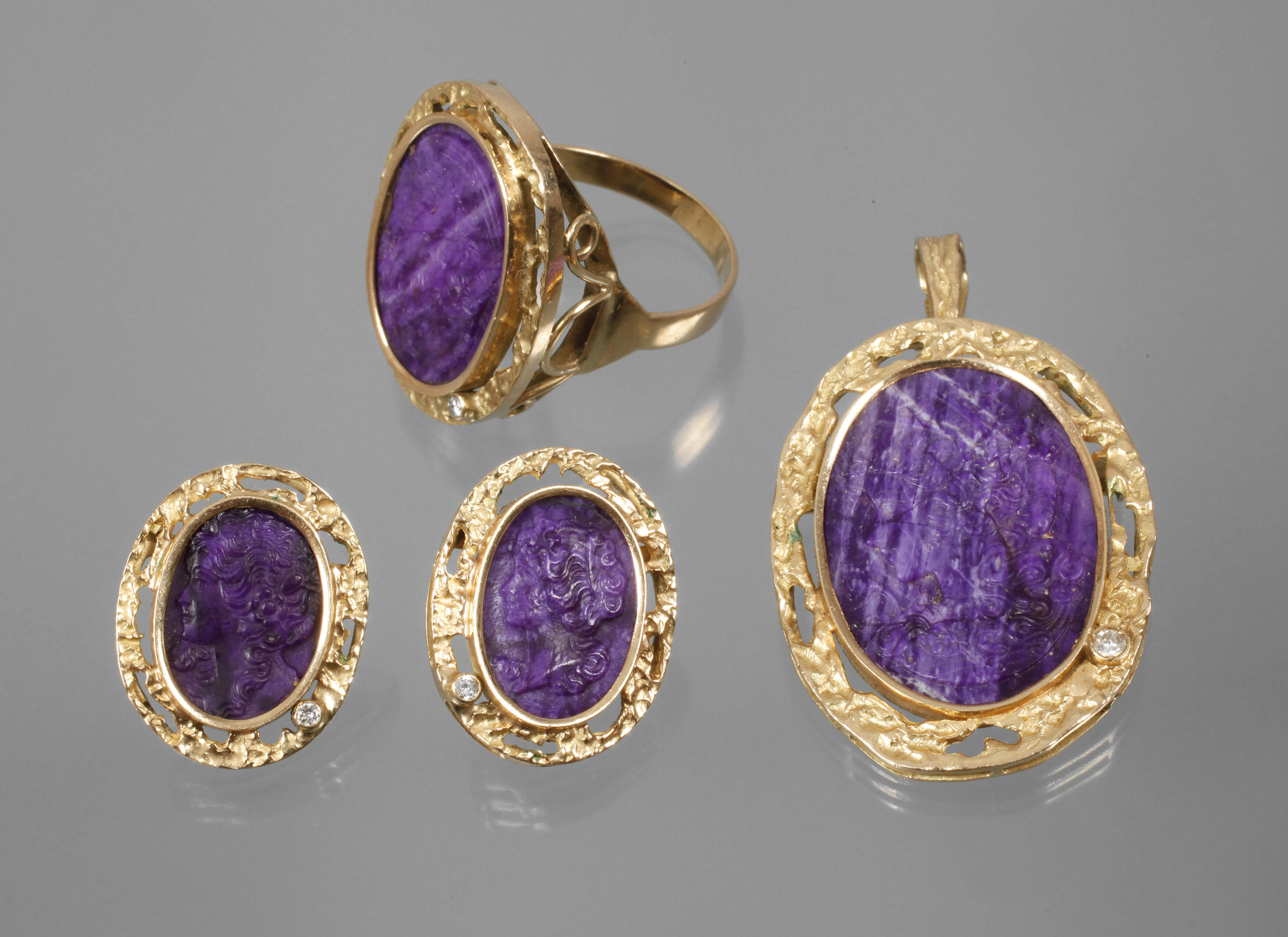 Schmuckset mit Sugilithen