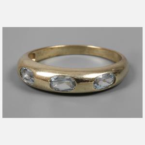 Damenring mit Aquamarinen