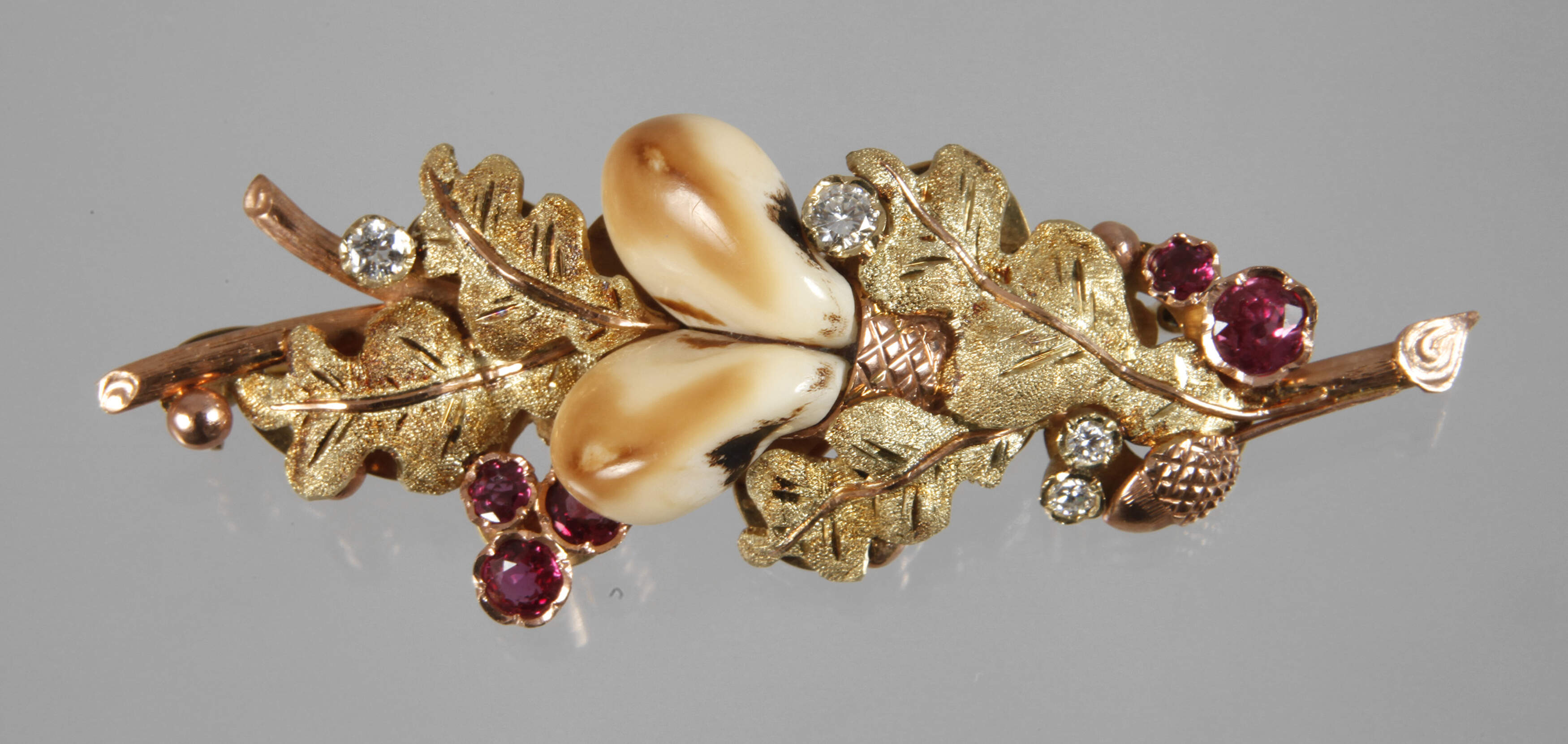 Grandelbrosche mit Steinbesatz