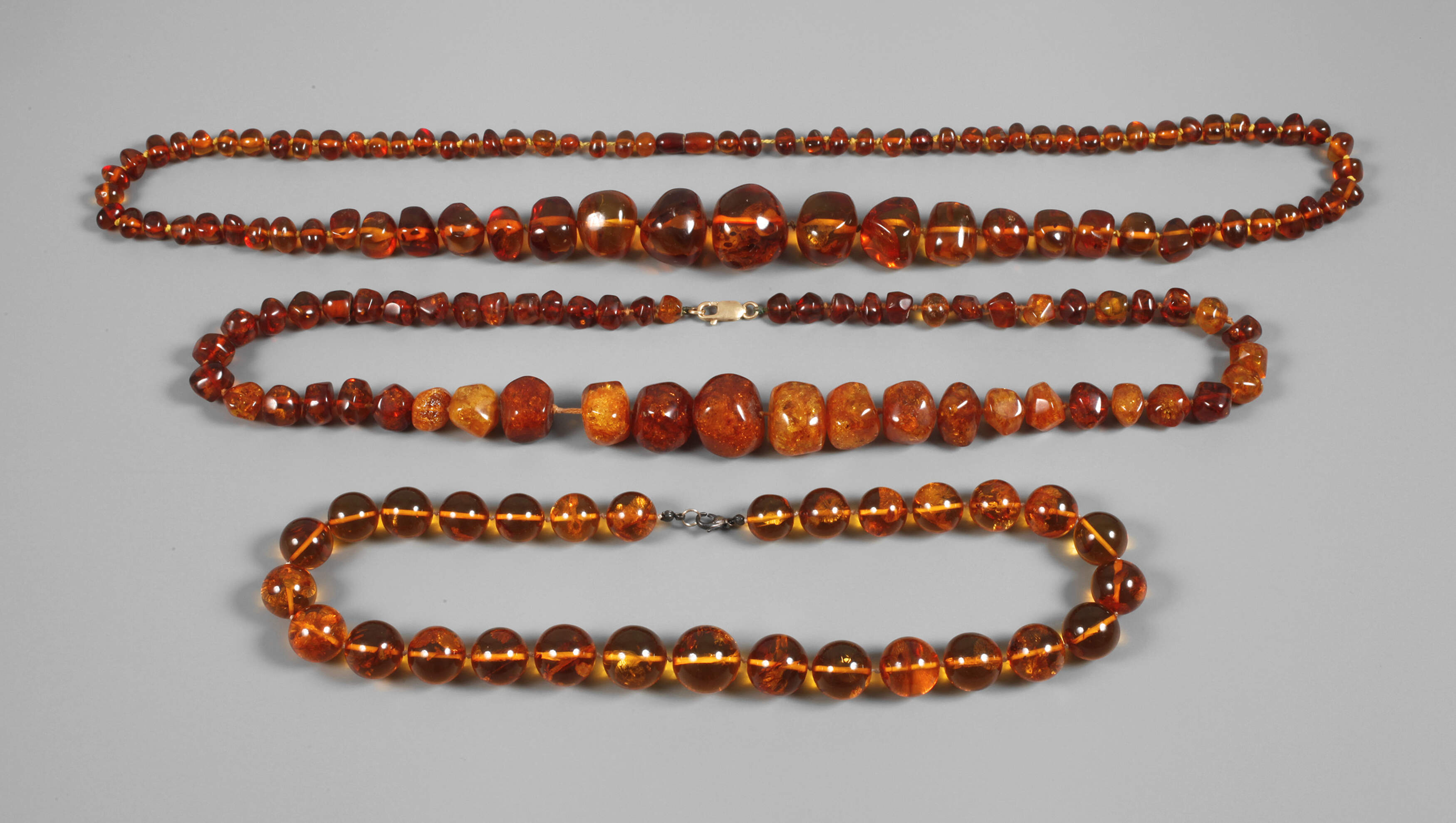 Konvolut Bernsteincolliers