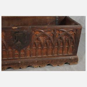 Gotische Truhe