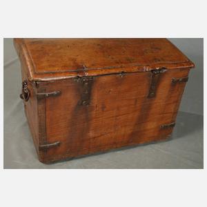 Kleine gotische Truhe