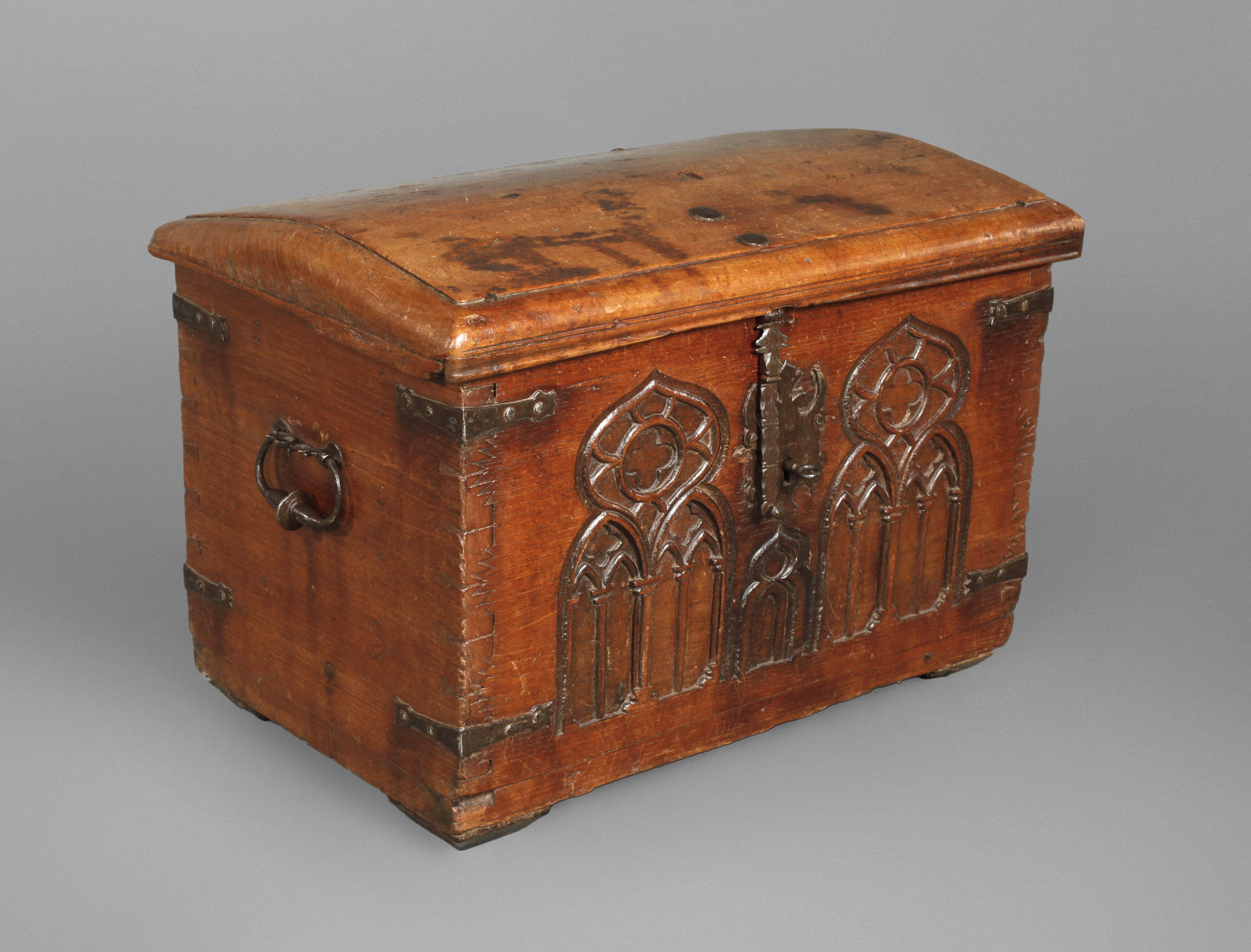 Kleine gotische Truhe