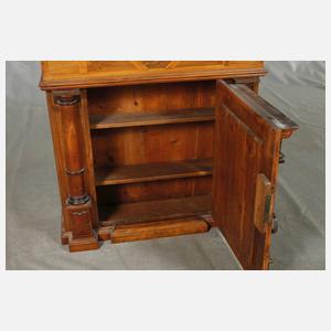 Wandschrank im Renaissancestil