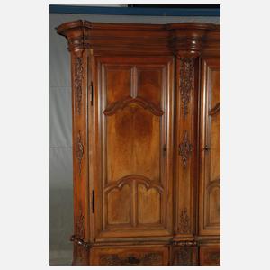 Großer Hallenschrank