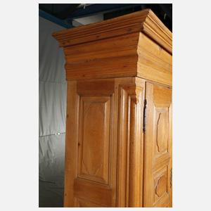 Ecknasenschrank barock