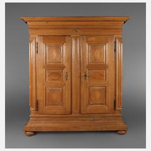 Ecknasenschrank barock
