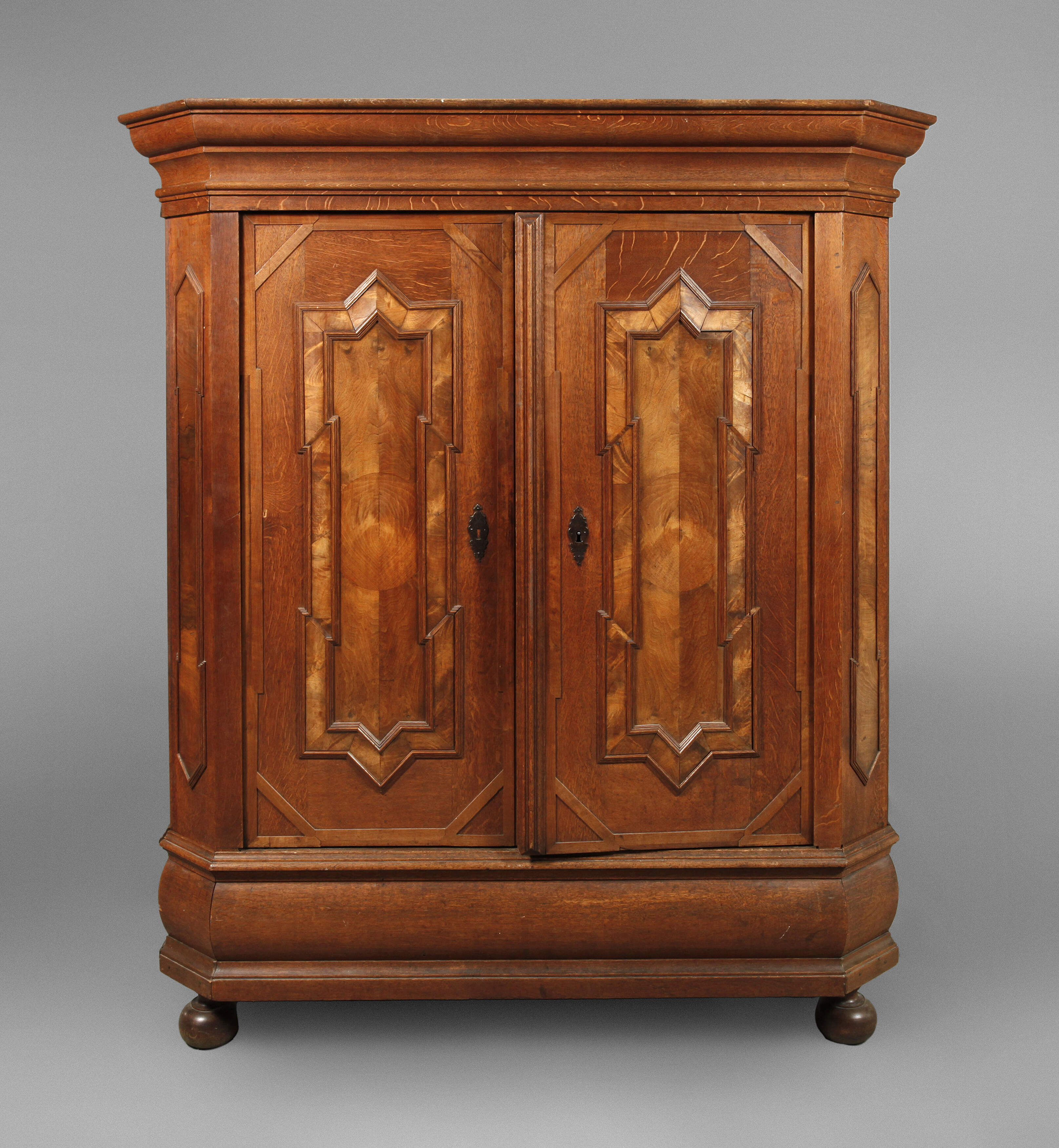 Hallenschrank barock