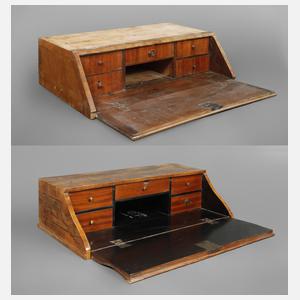 Zwei Teile eines Aufsatzmöbels