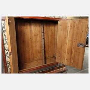 Großer Bauernschrank