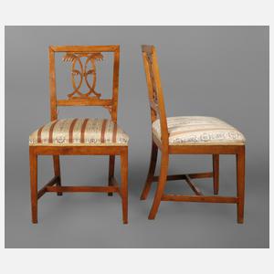 Paar klassizistische Stühle