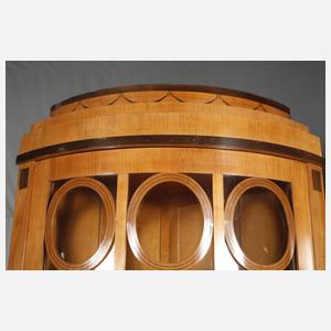 Paar große Eckvitrinen