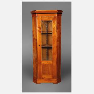 Biedermeier-Eckschrank