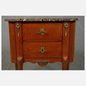 Kleine Kommode im Louis XV.-Stil