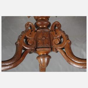 Tisch und Stuhl mit Jagdmotiven