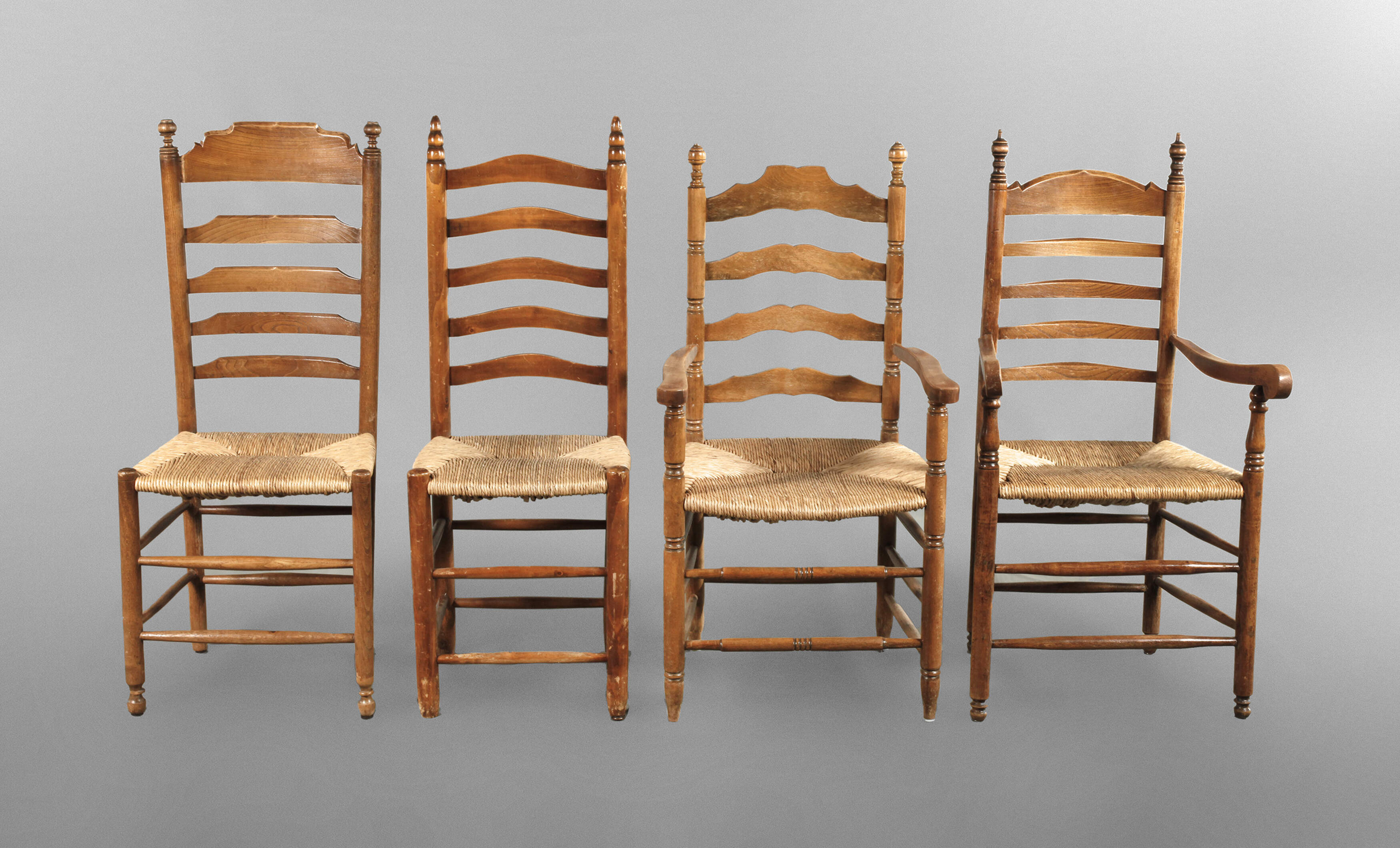 Vier Stühle