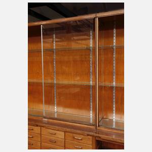 Große Ladeneinrichtung