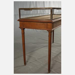 Tisch mit Vitrinenaufsatz