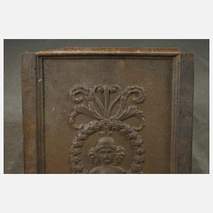 Klassizistische Ofenplatte