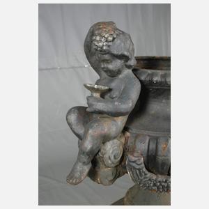 Große Amphore Eisenguss