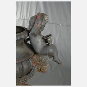 Große Amphore Eisenguss